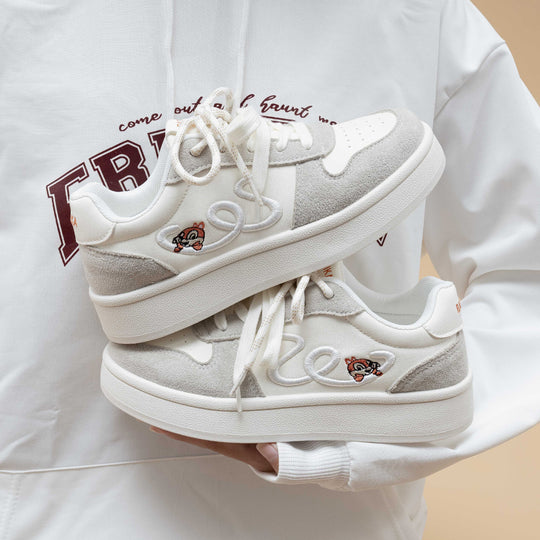 Damen Komfortable Freizeitsneaker mit modischem Stickereidesign R&B