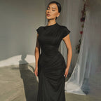 Damen Elegantes Maxikleid mit Drapierung und asymmetrischem Saum R&B