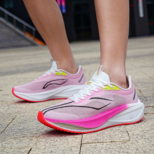 Damen Hochleistungs-Laufschuhe mit atmungsaktiver Oberflächenstruktur und optimierter Dämpfung R&B