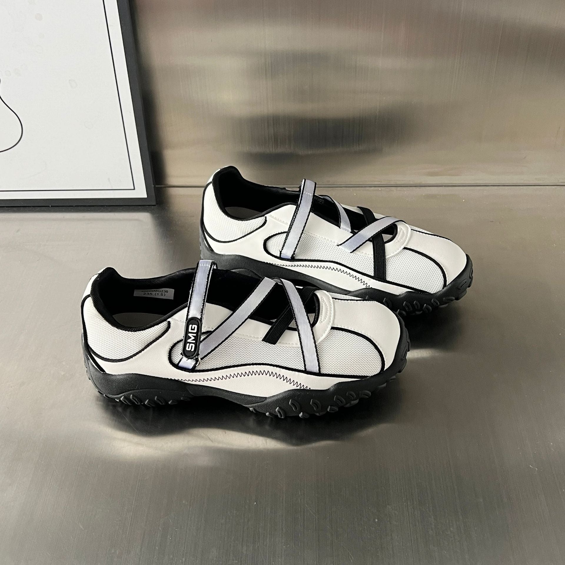 Damen Sportliche Sneaker mit innovativem Riemenverschluss und rutschfester Sohle R&B