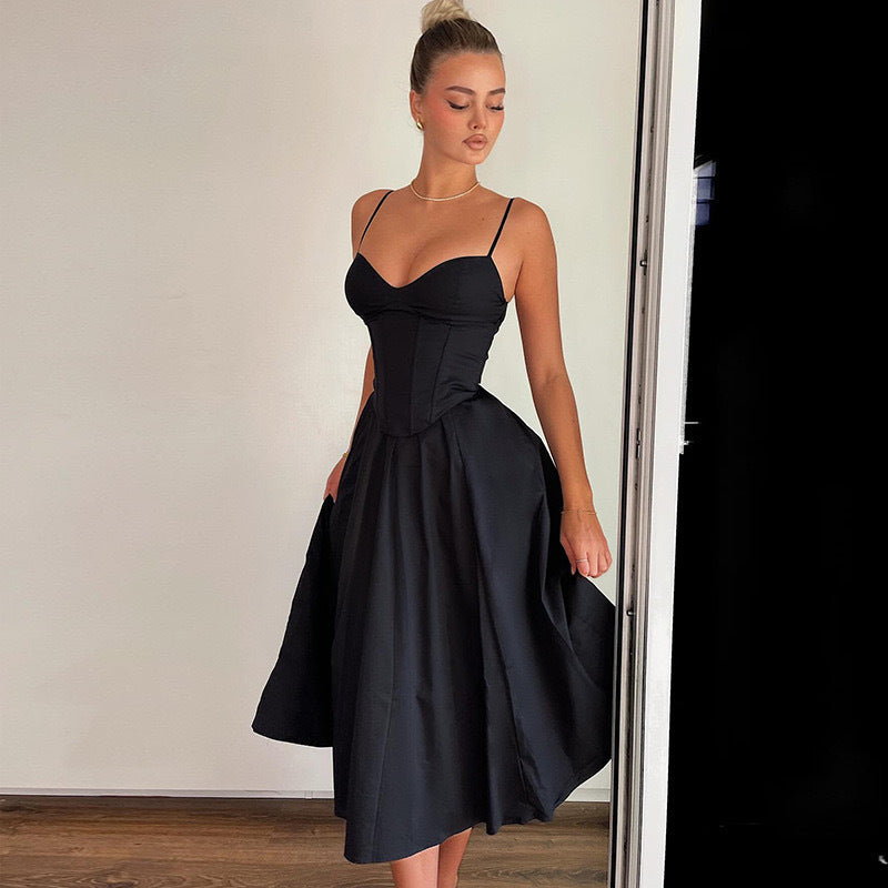Damen Elegantes Abendkleid mit tailliertem Oberteil und schwingendem Rock R&B
