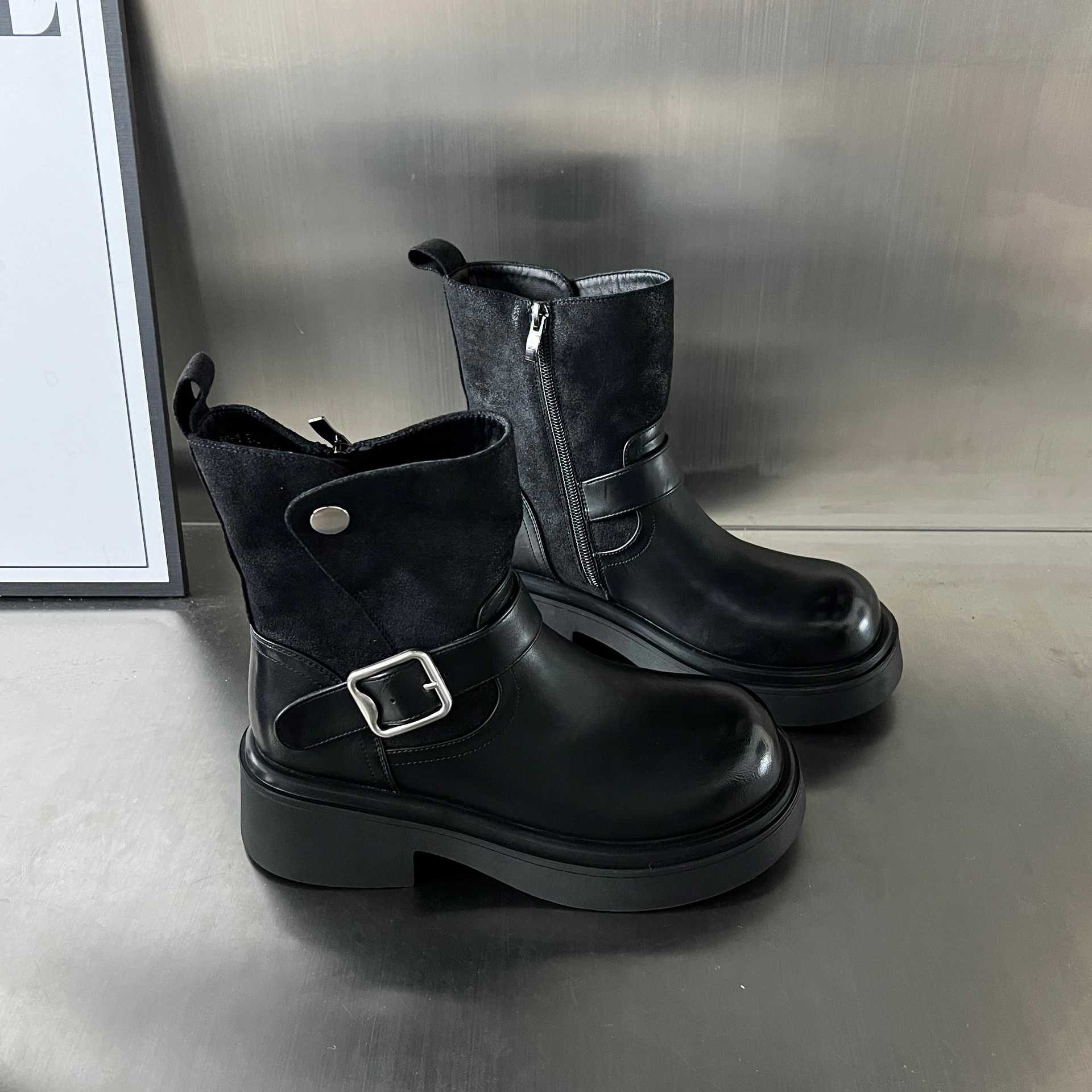 Damen Kick-Boots mit modischem Riemen und stabiler Gummisohle R&B
