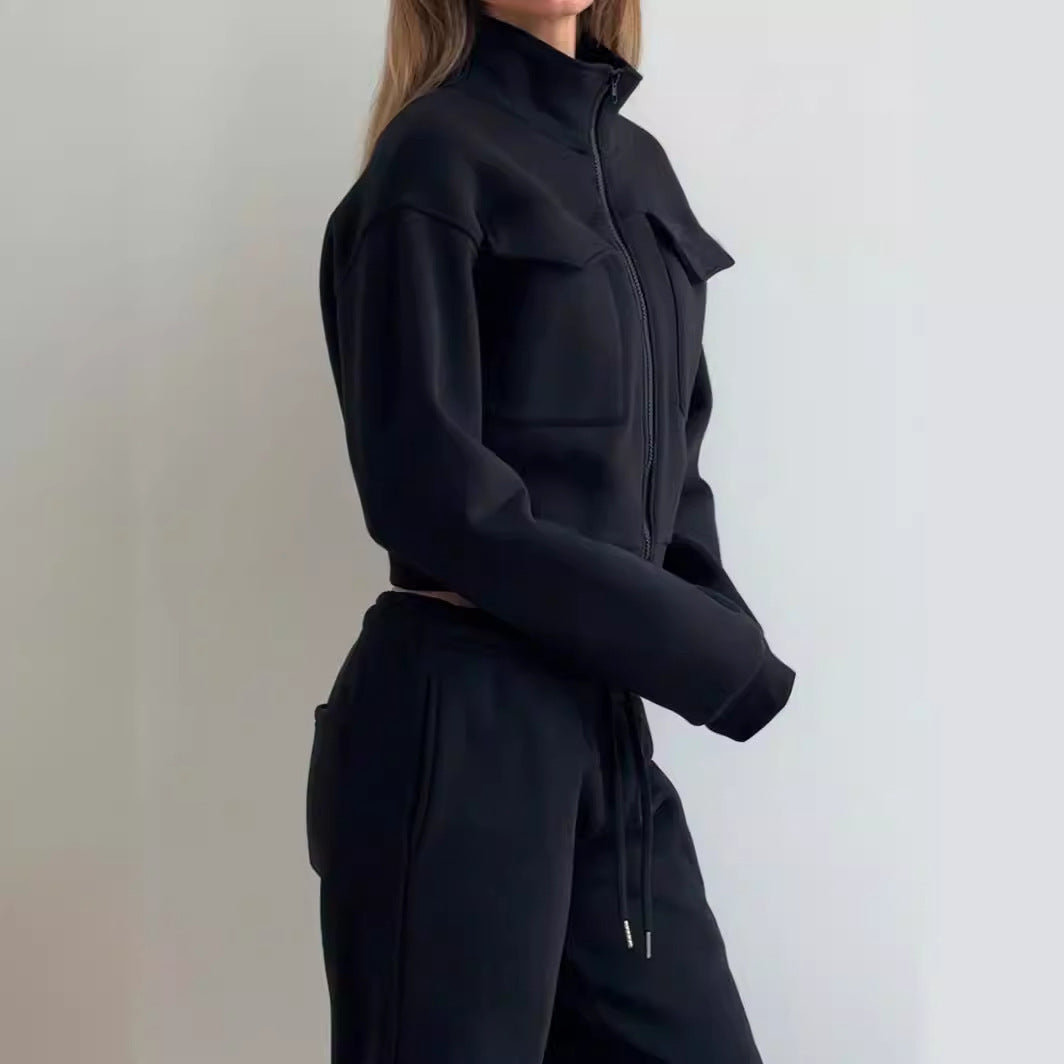 Damen moderner Zip-Hoodie und weite Sporthose R&B