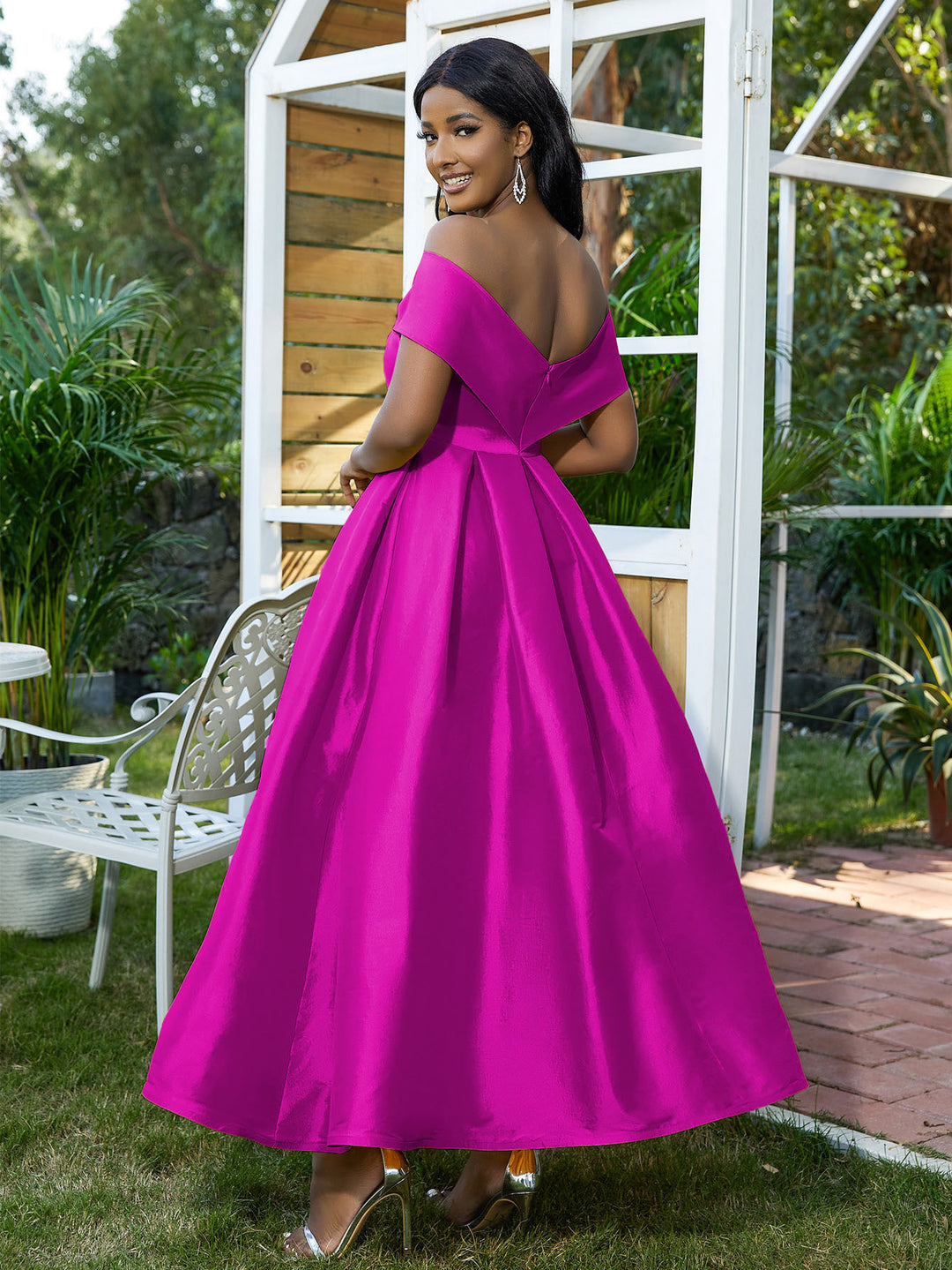 Damen elegantes Abendkleid mit schickem Off-Shoulder Design und voluminösem Rock R&B