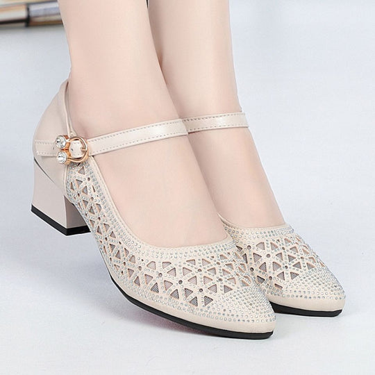 Damen Elegante Pumps mit kunstvollem Riemen und filigranem Detail R&B