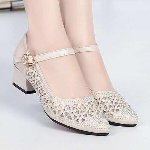 Damen Elegante Pumps mit kunstvollem Riemen und filigranem Detail R&B