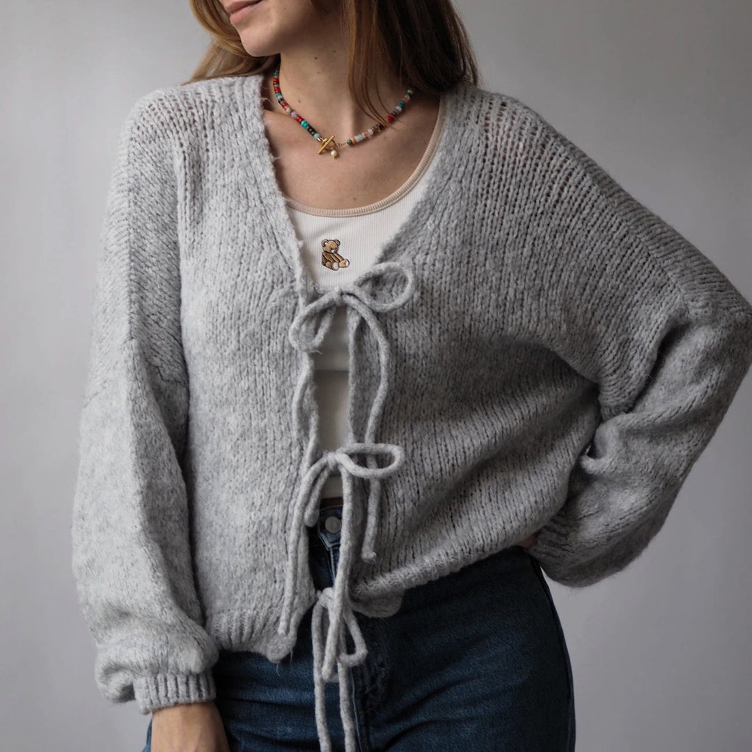 Damen Kuscheliger Strickcardigan mit großzügigem Schnitt und dekorativen Kordeln R&B