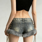 Damen Modische Denim-Shorts mit luxuriösem Kunstfell und Schnürdetails R&B