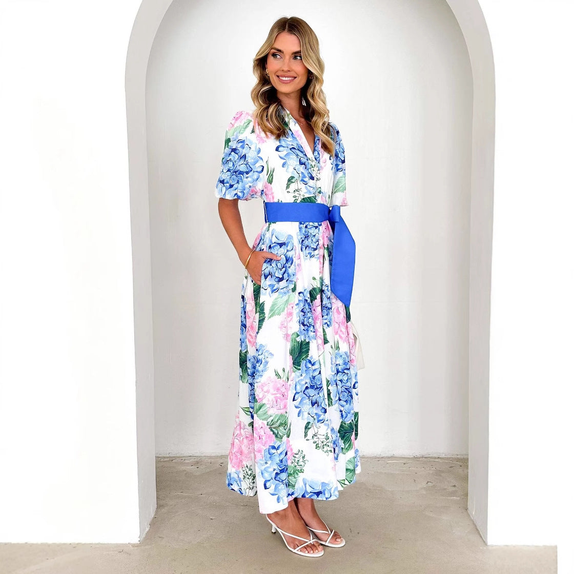 Damen Maxikleid mit botanischem Blütenmuster und tailliertem Bindegürtel R&B