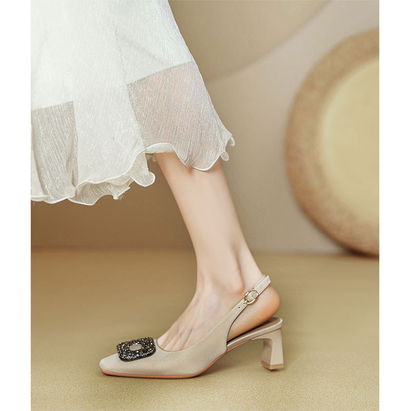 Damen Slingback-Pumps mit dekorativem Schmuckelement und komfortablem Blockabsatz