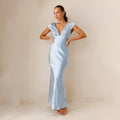Damen Elegantes Maxikleid mit tiefem V-Ausschnitt und fließendem Satinmaterial R&B
