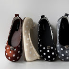 Damen Slipper mit modischen Punkten und komfortabler Sohle R&B