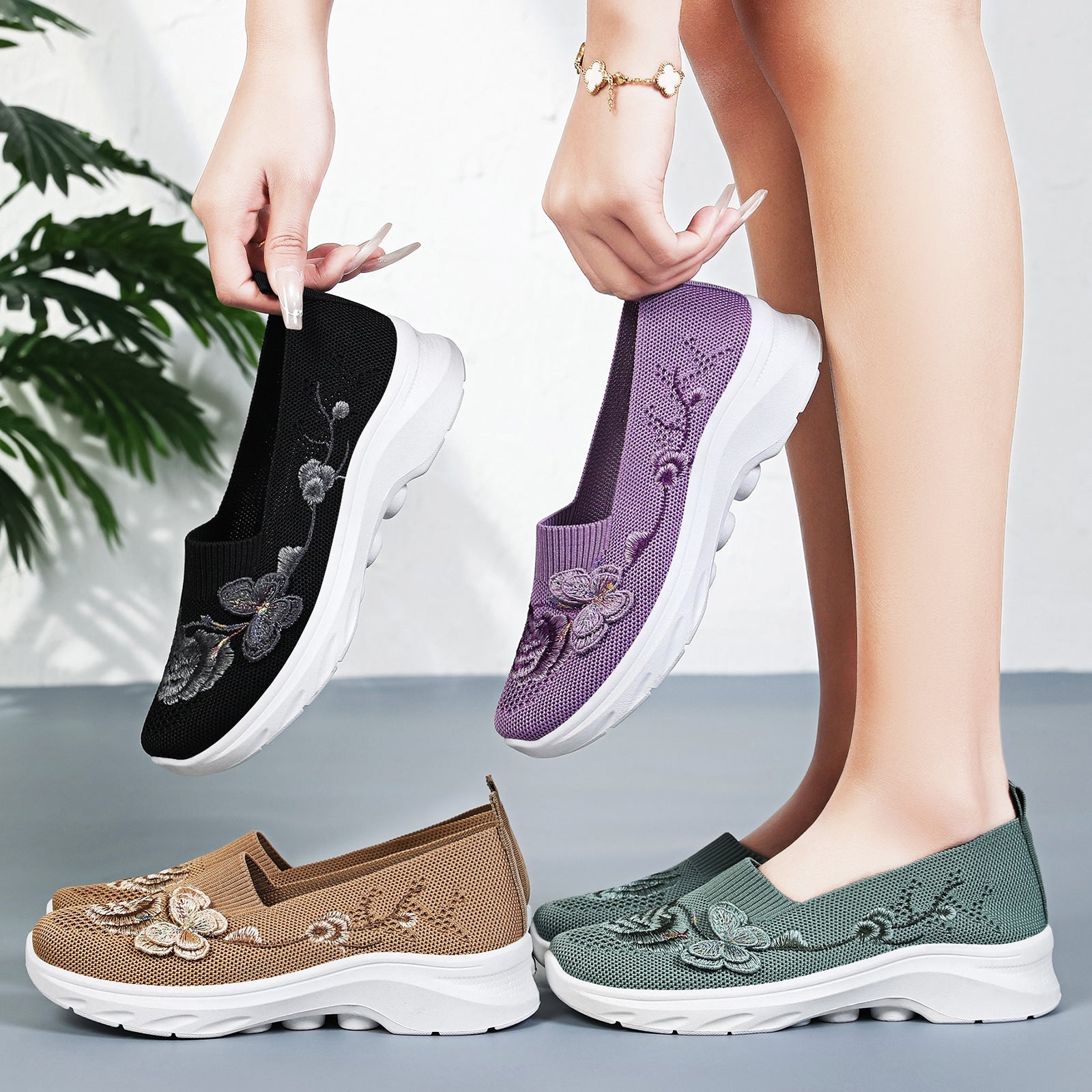 Damen nan gestrickte Slip-On Slipper mit Schmetterlings-Stickapplikation und dämpfender EVA-Plateausohle R&B