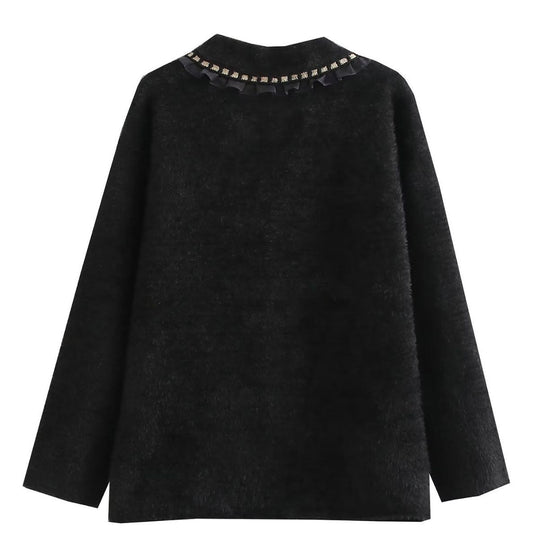 Damen modische Strickjacke mit dekorativen Rüschen und perlenverzierten Knopfdetails R&B