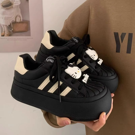 Damen Plateau Sneakers mit verspielten Hello Kitty Applikationen R&B