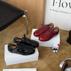 Damen Sneakers im hochwertigen Leder-Look mit eleganten Schnürdetails
