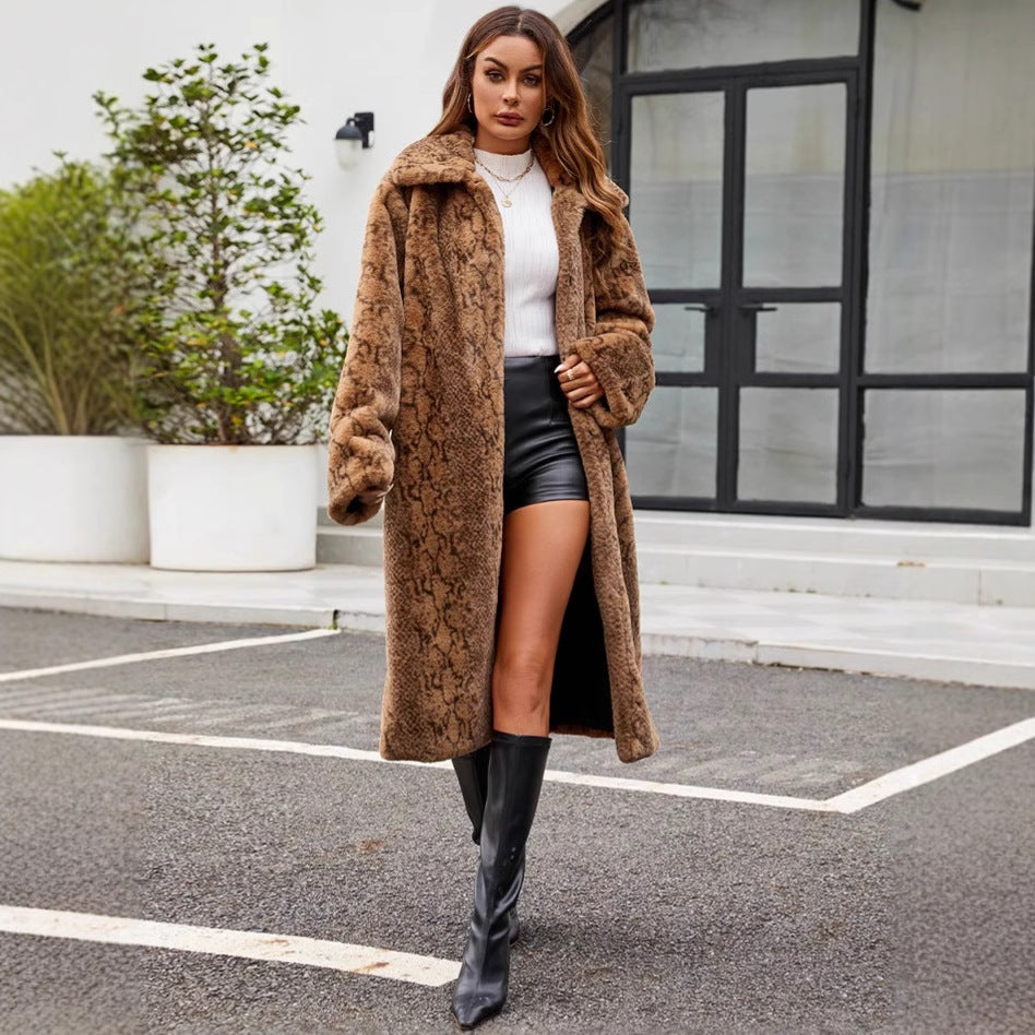 Damen Longblazer aus flauschigem Kunstfell mit modischem Schlangenmuster R&B