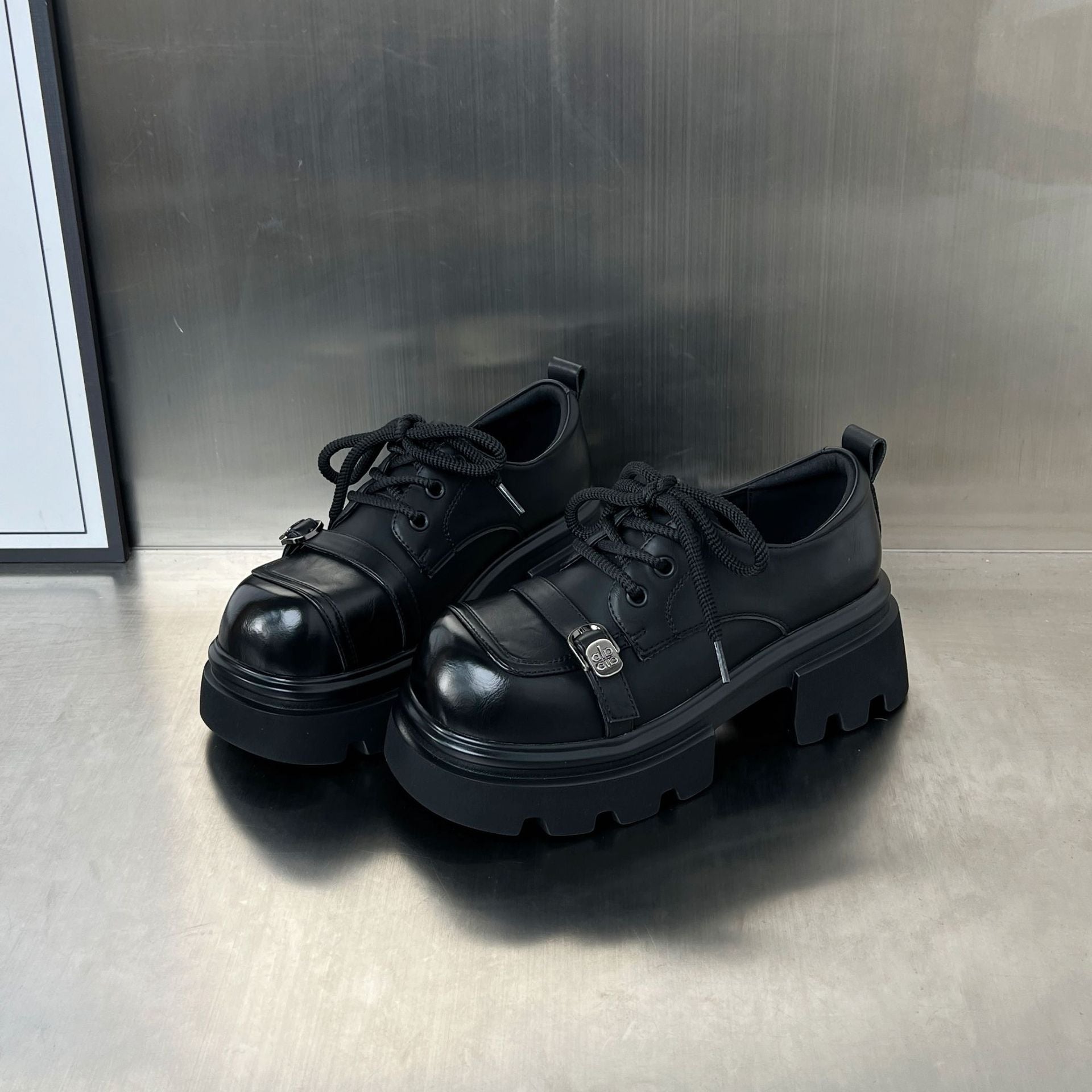 Damen Chunky Sneakers mit robustem Sohlenprofil und modischem Design R&B