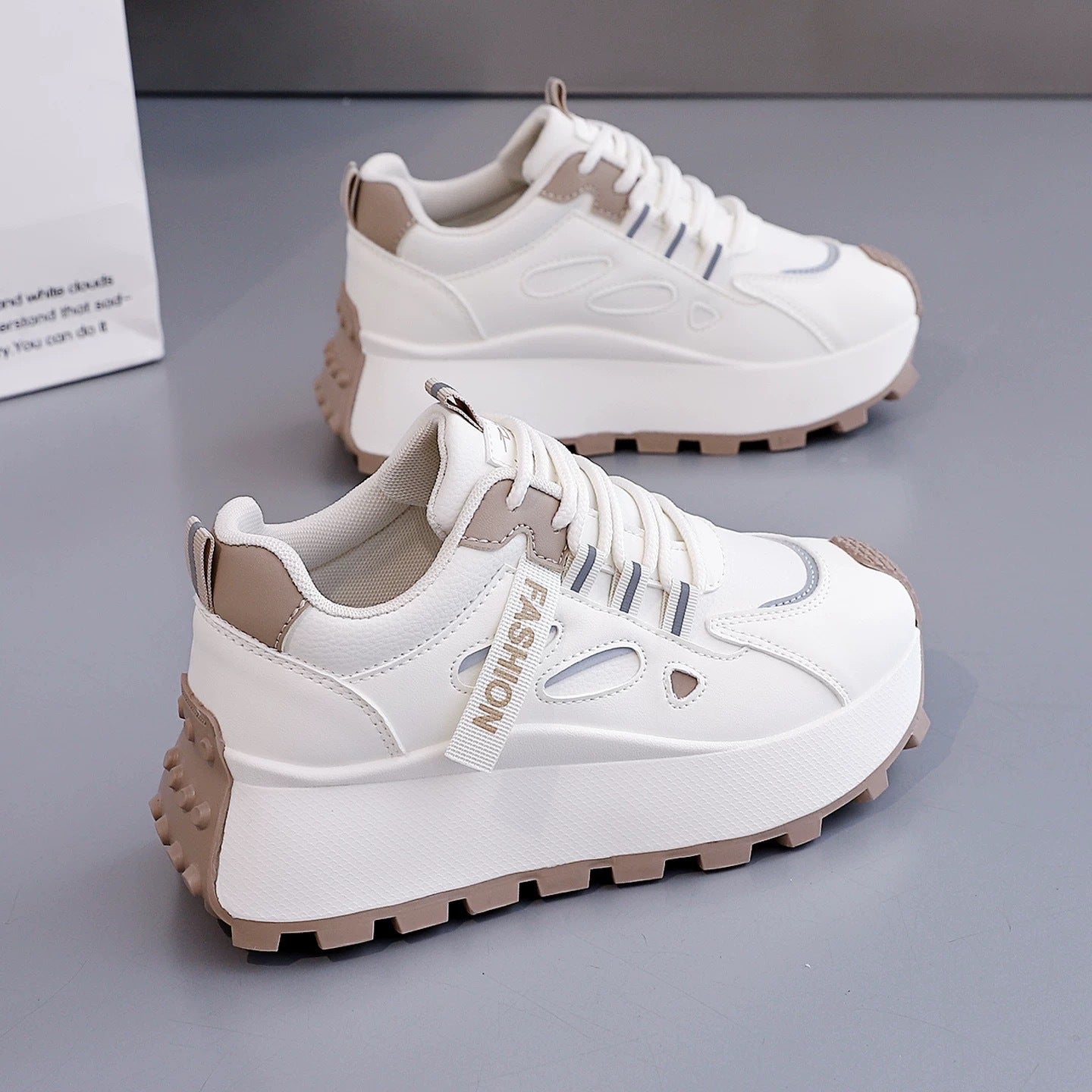 Damen Sportliche Plattform Sneakers mit rutschfester Laufsohle und atmungsaktivem Obermaterial R&B