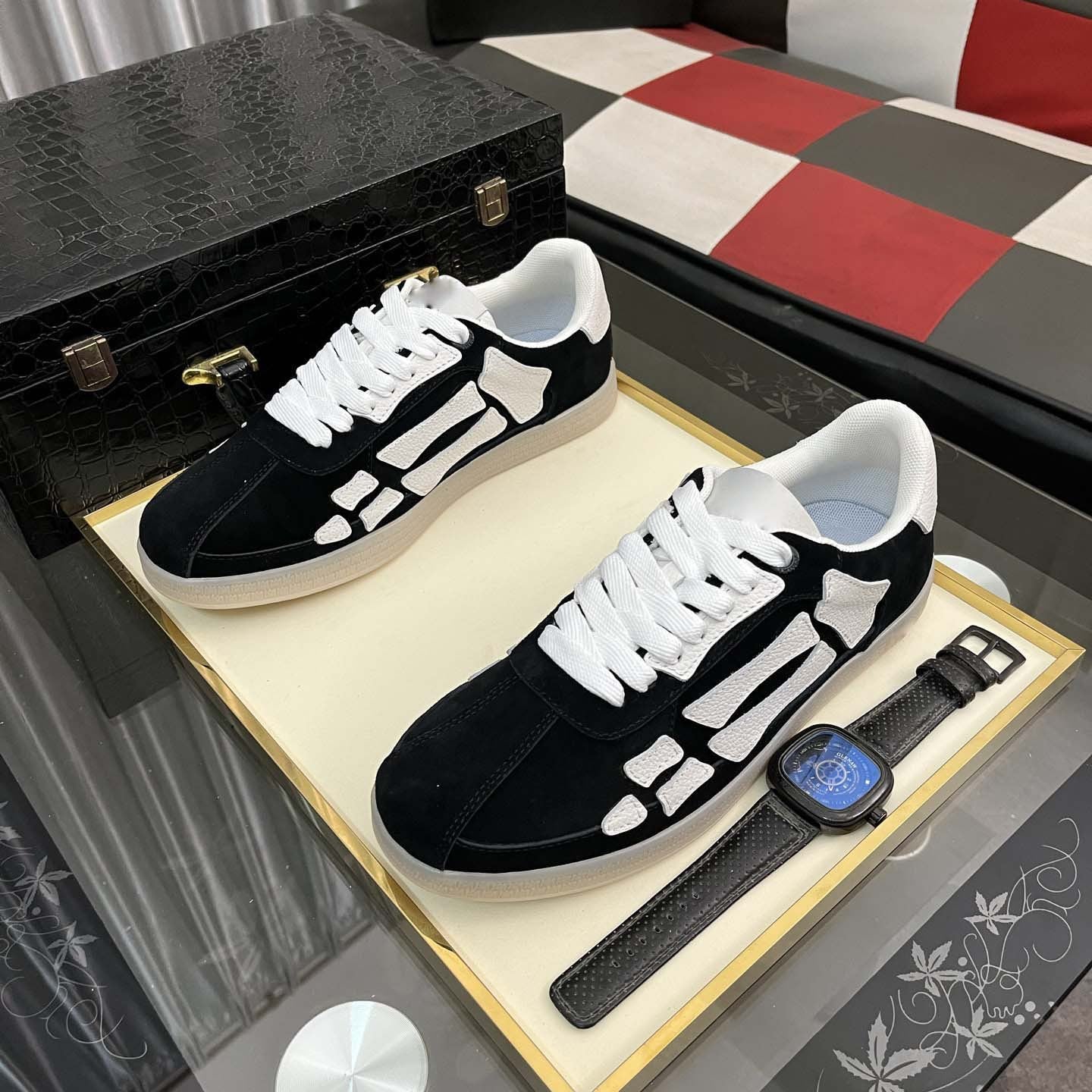 Damen Sportliche Sneakers mit einzigartiger Oberflächenstruktur R&B