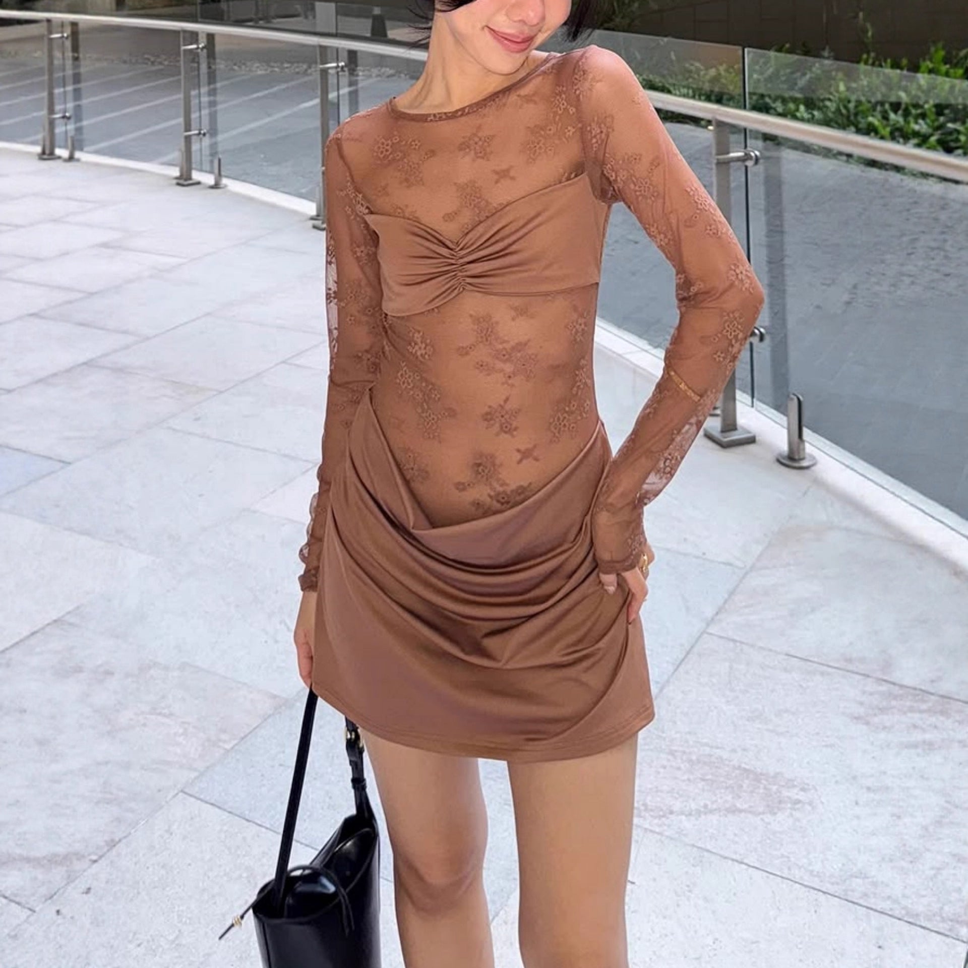 Damen Spitzenkleid mit figurbetontem Schnitt und Rüschendetails R&B
