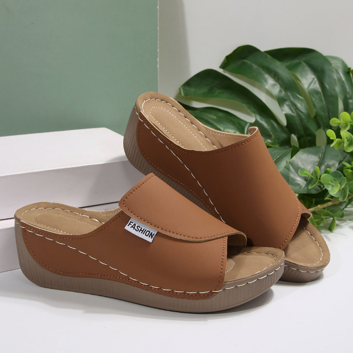Damen Wedge-Pantoletten mit bequemem Fußbett und modischem Design R&B