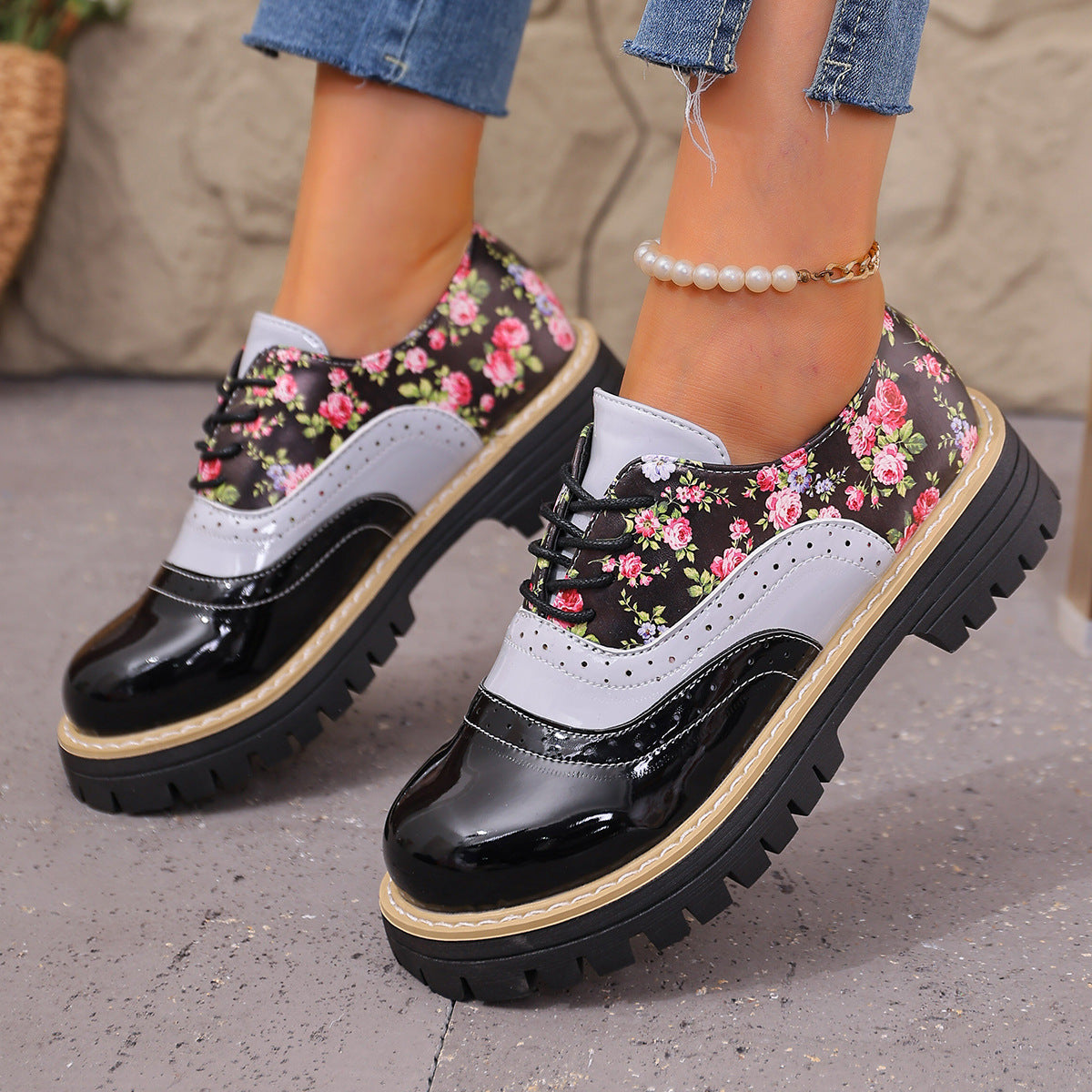 Damen Trendige Schnürschuhe mit floralem Muster und glänzenden Akzenten R&B