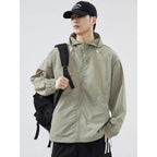 Herren leichte Windjacke mit praktischen Taschen und verstellbarem Kapuzen-Design