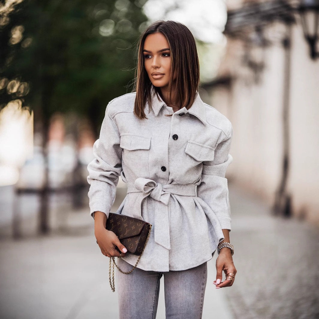 Damen modische Oversized-Jacke mit Gürtel und dekorativen Taschen R&B