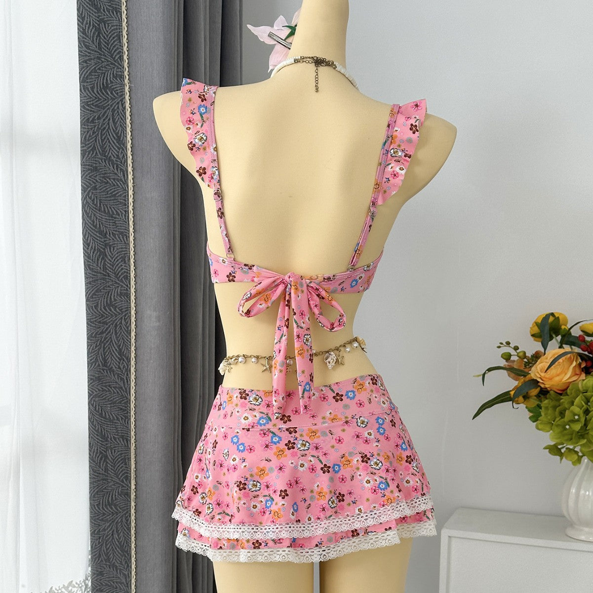 Damen Bikini-Set mit verspieltem Wickelrock und floralem Design R&B