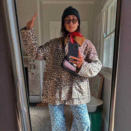 Damen modische Leopardenjacke mit funktionalen Taschen und umschlagbarem Kragen R&B