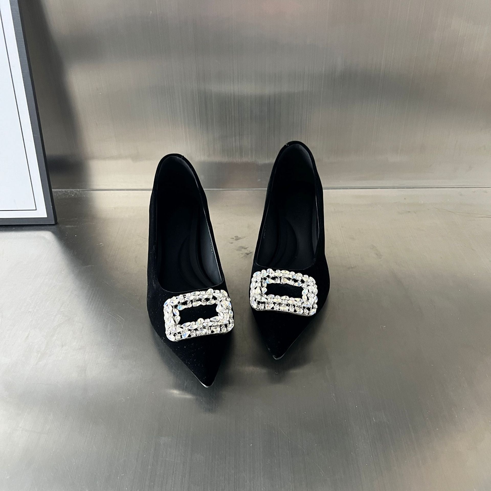 Damen elegante Pumps mit funkelnder Schmuckapplikation R&B