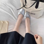 Damen Elegante Ballerinas mit schimmerndem Metallic-Finish und zierlichem Schleifenakzent