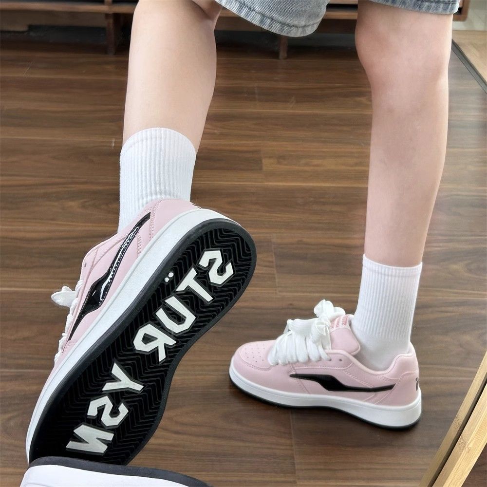 Damen Sneakers im sportlichen Design mit komfortabler Polstersohle und modischer Schnürung R&B