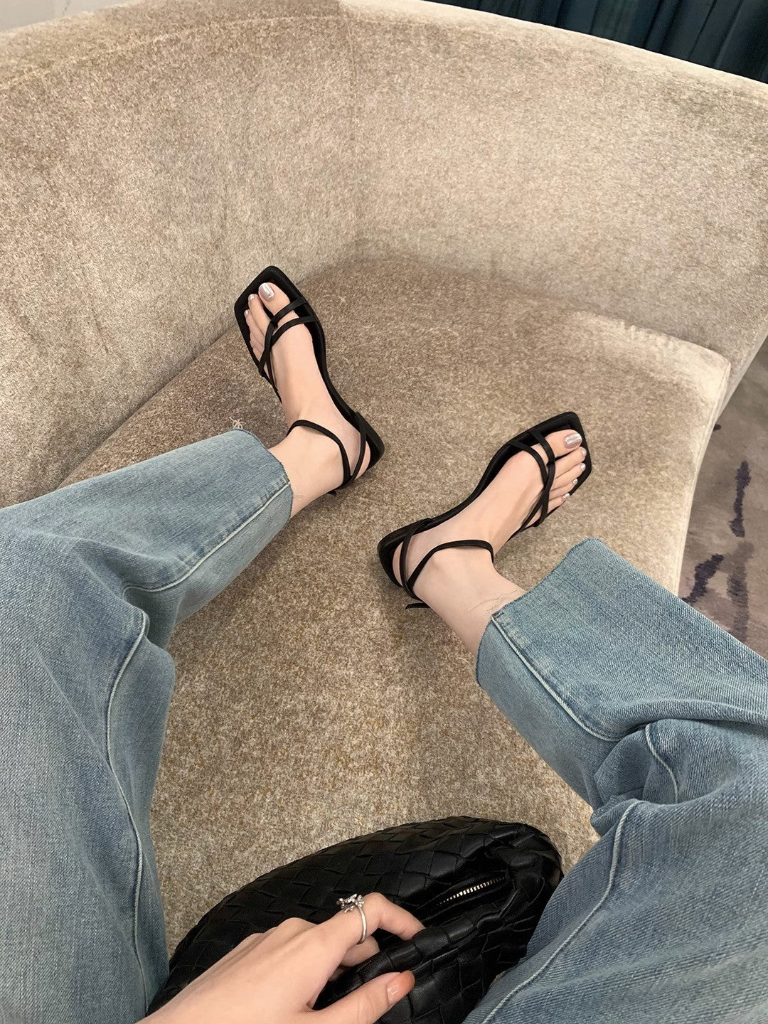 Damen elegante flache Sandalen mit durchbrochenem Riemendesign R&B