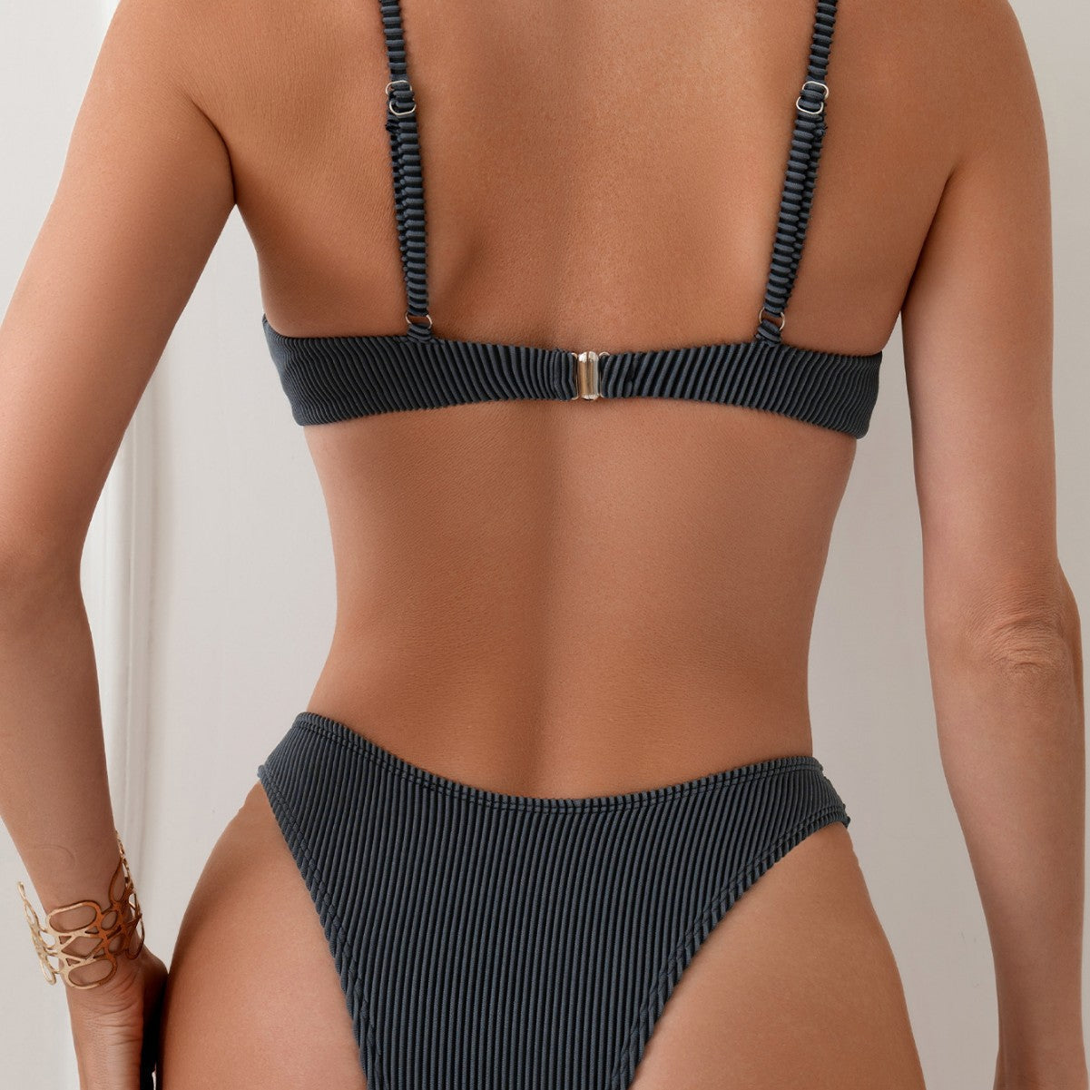 Damen Triangel-Bikini mit elegantem Rippdesign R&B