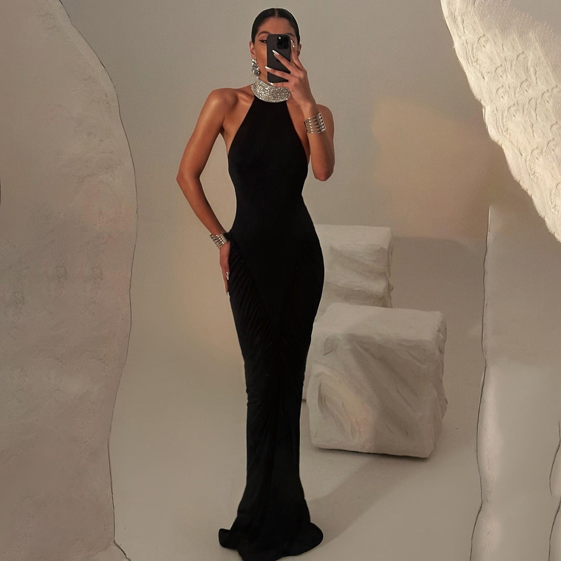 Damen Elegantes Maxikleid mit voluminösem Rüschen-Design und hohem Kragen R&B