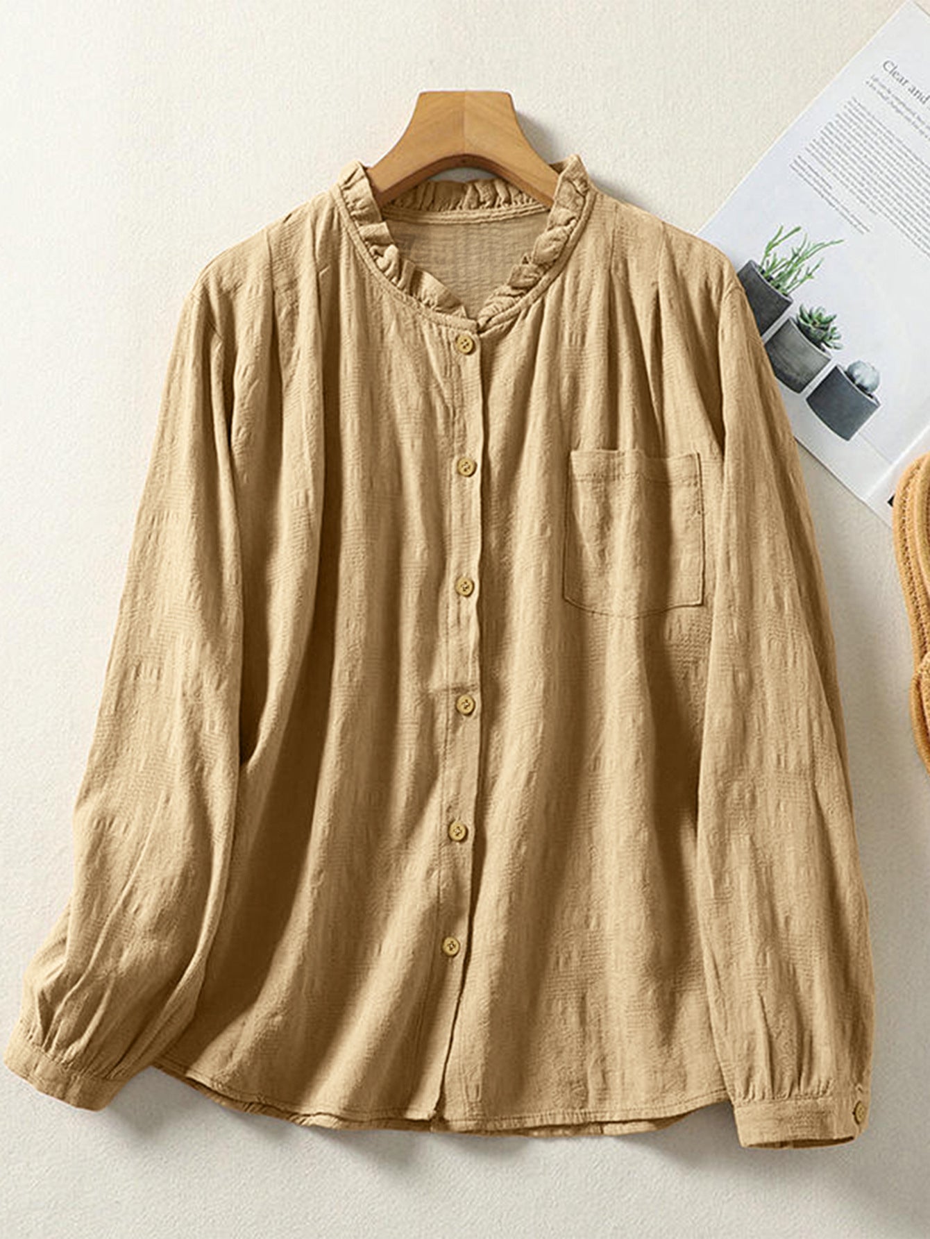 Damen Bluse mit Rüschenkragen und Knopfverschluss R&B