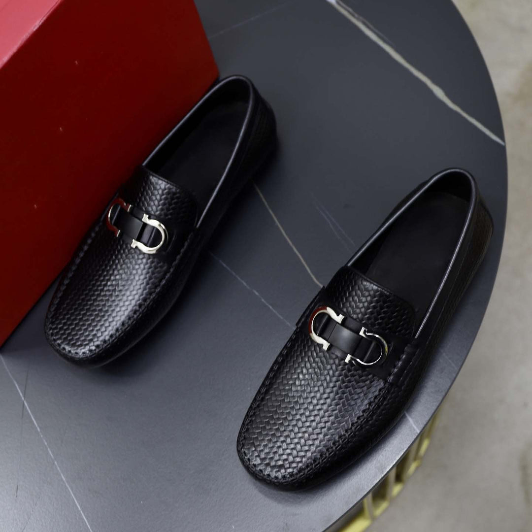 Damen Mokassin mit geflochtenem Leder und modischem Schnallen-Detail R&B