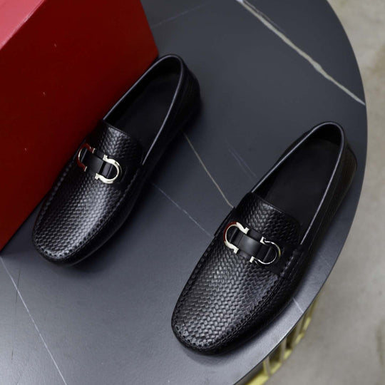 Damen Mokassin mit geflochtenem Leder und modischem Schnallen-Detail R&B