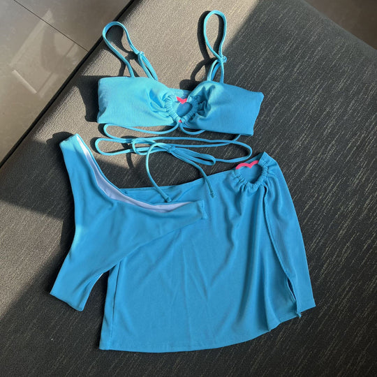 Damen Sportlicher Bikini mit Bandeau-Oberteil und lässigem Rock R&B