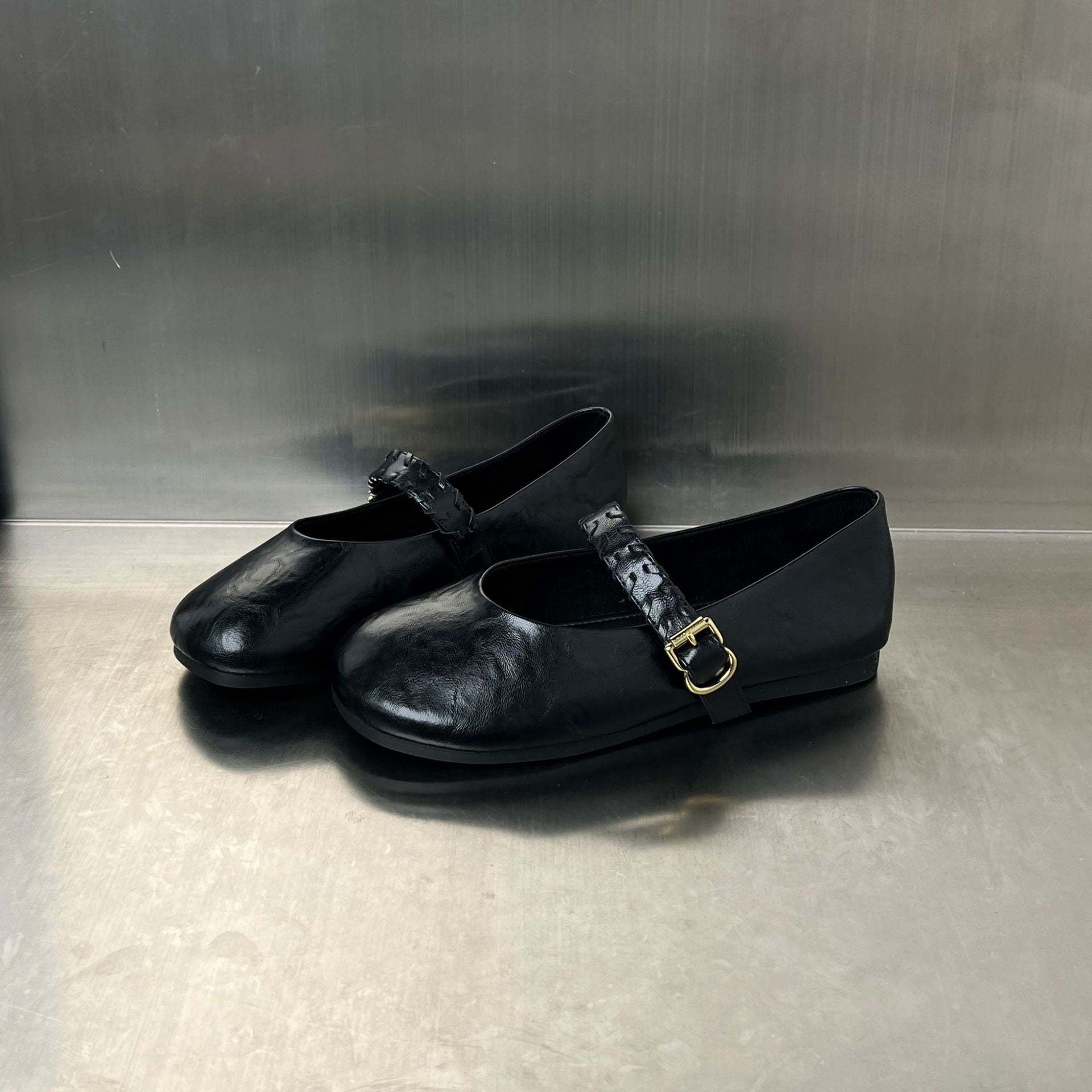 Damen Elegante Ballerinas mit modischem Riemenverschluss R&B