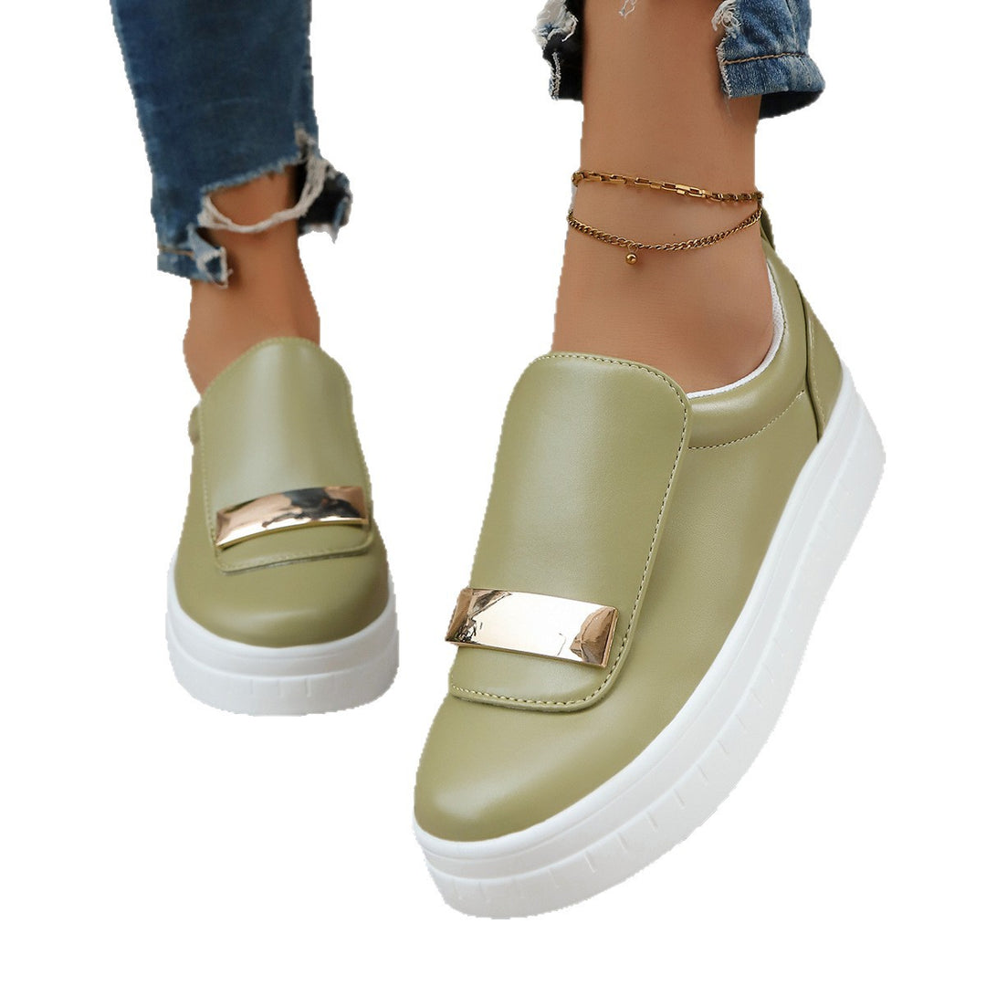 Damen Slip-On Sneakers mit glänzendem Riemen und komfortabler Sohle R&B