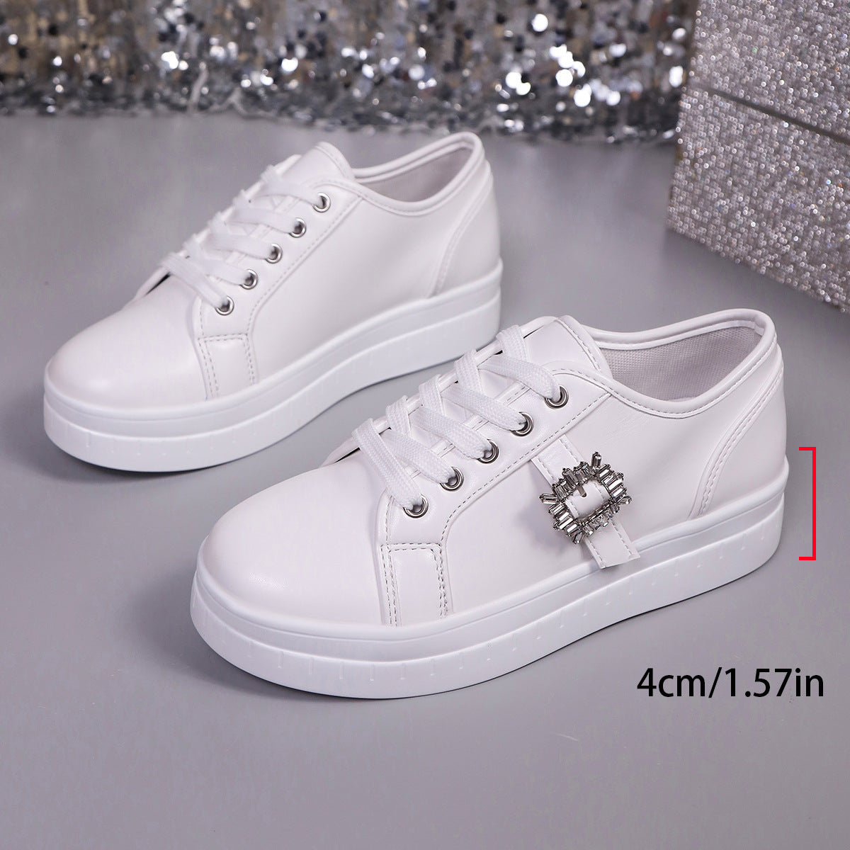 Damen modische Sneaker mit dekorativem Anhänger und bequemem Geleinlage R&B