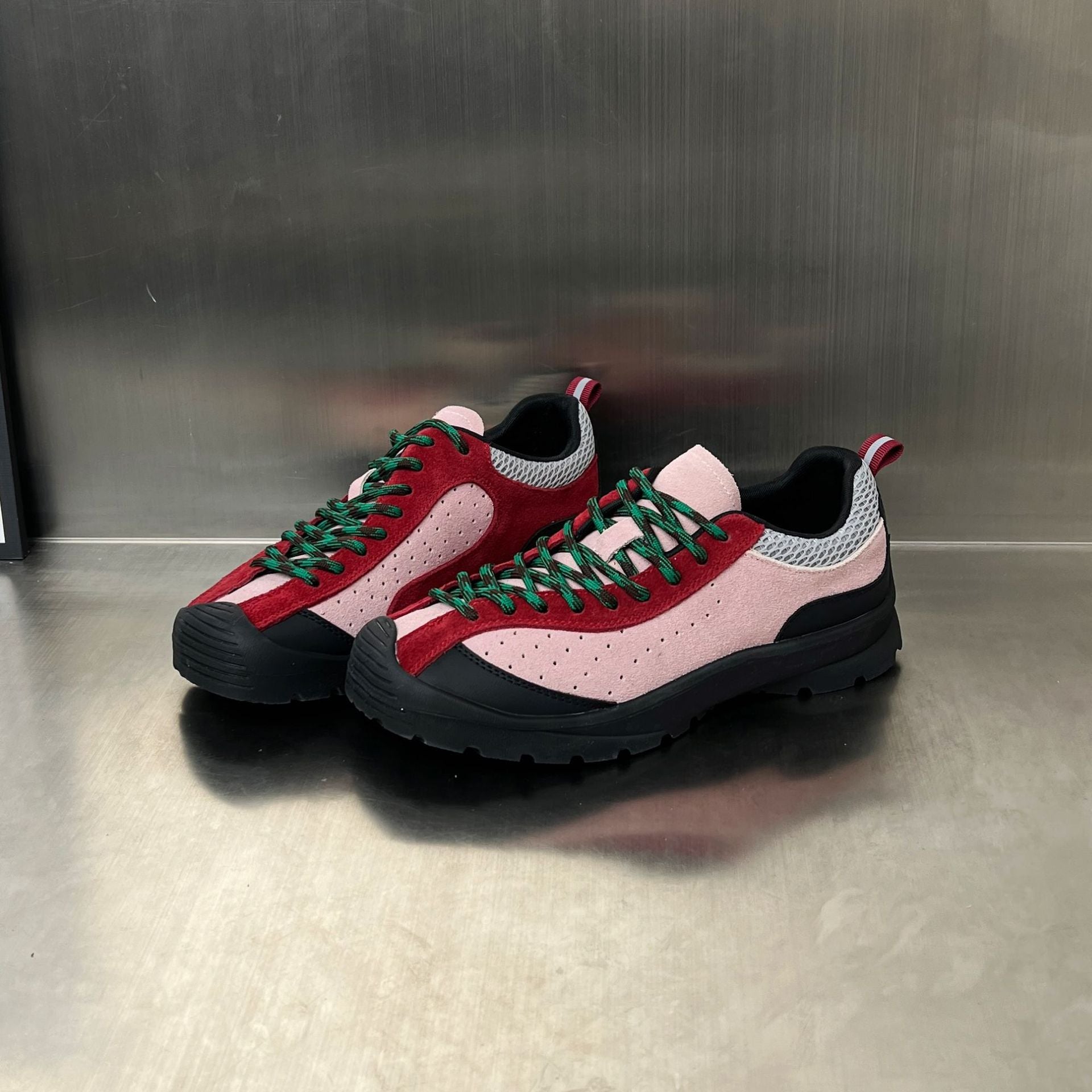 Damen Outdoor Sneakers mit rutschfester Sohle und wasserabweisendem Obermaterial R&B