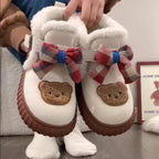 Damen Kuschelige Hausschuhe mit süßem Bärenmotiv und kariertem Schleifen-Detail R&B