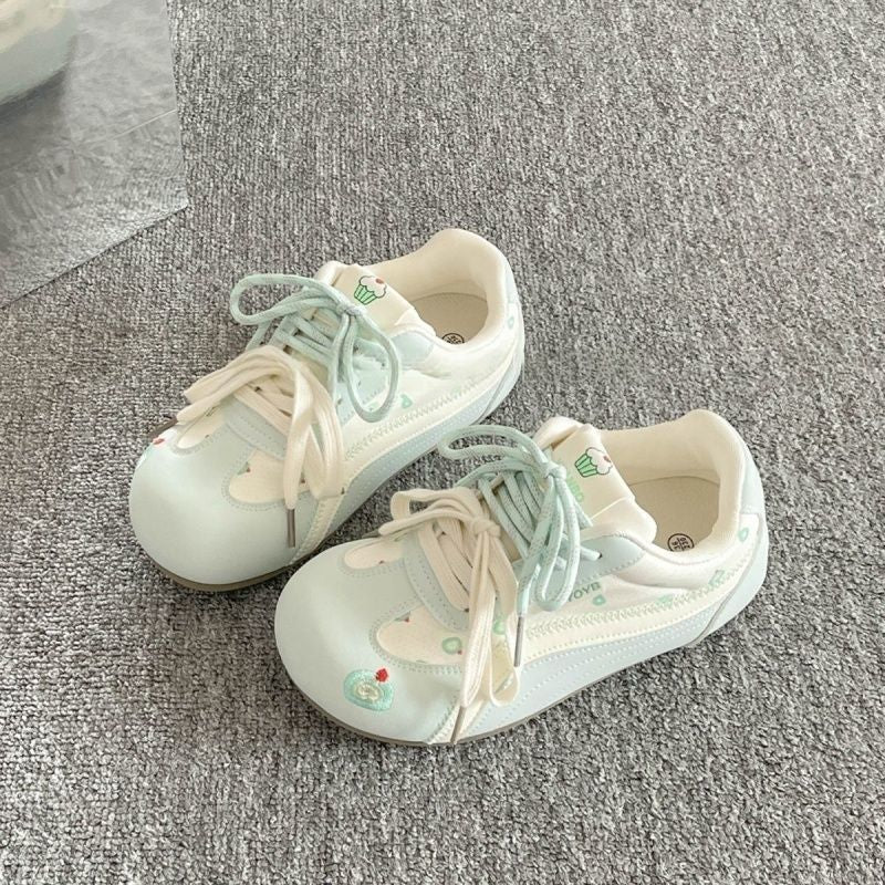 Damen Sportliche Sneakers mit individuell gestalteter Schnürung und hochwertigem Obermaterial