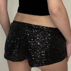 Damen figurbetonte Kunstleder-Shorts mit dekorativen Nieten und seitlichen Taschen R&B