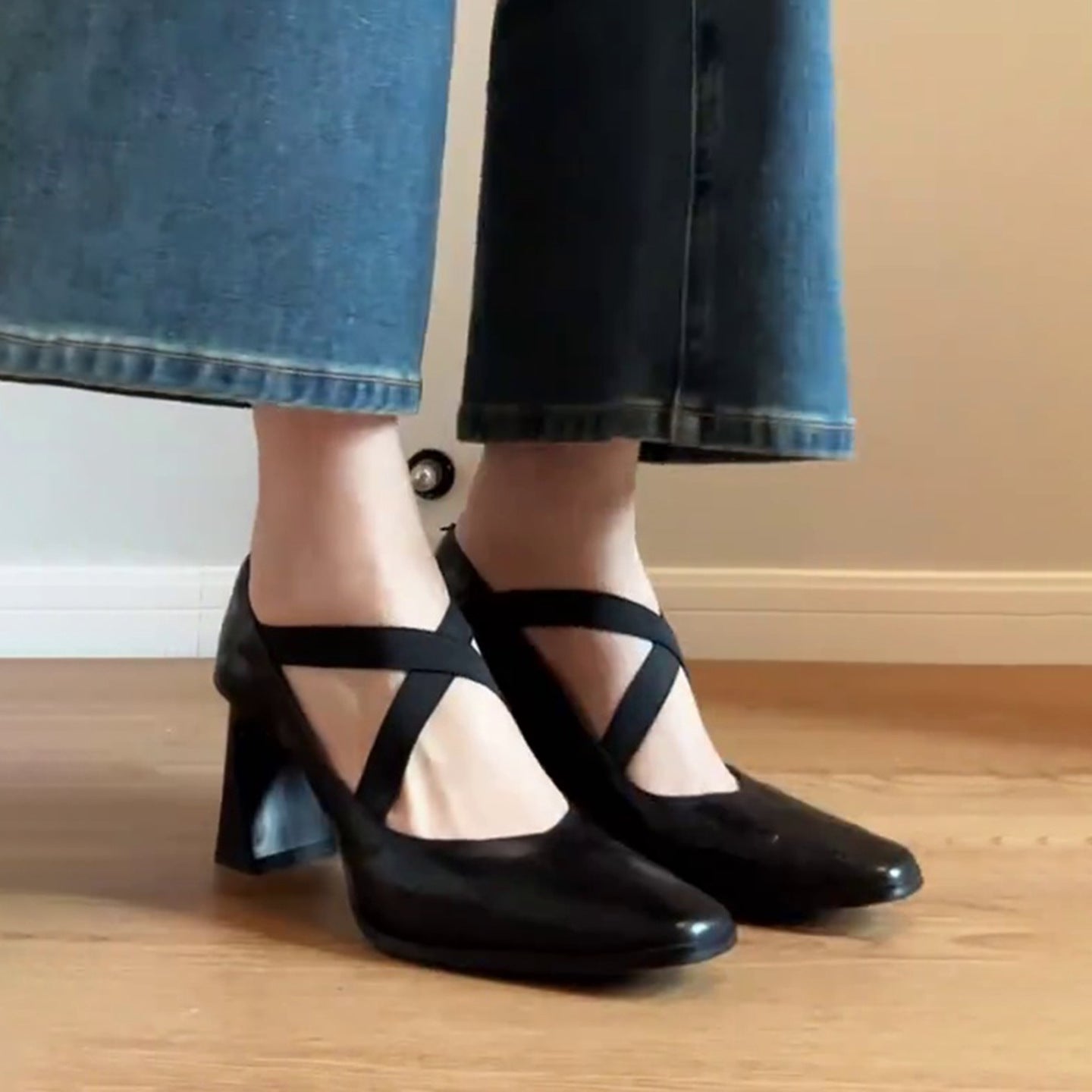 Damen elegante Pumps mit elastischen Kreuzriemen R&B