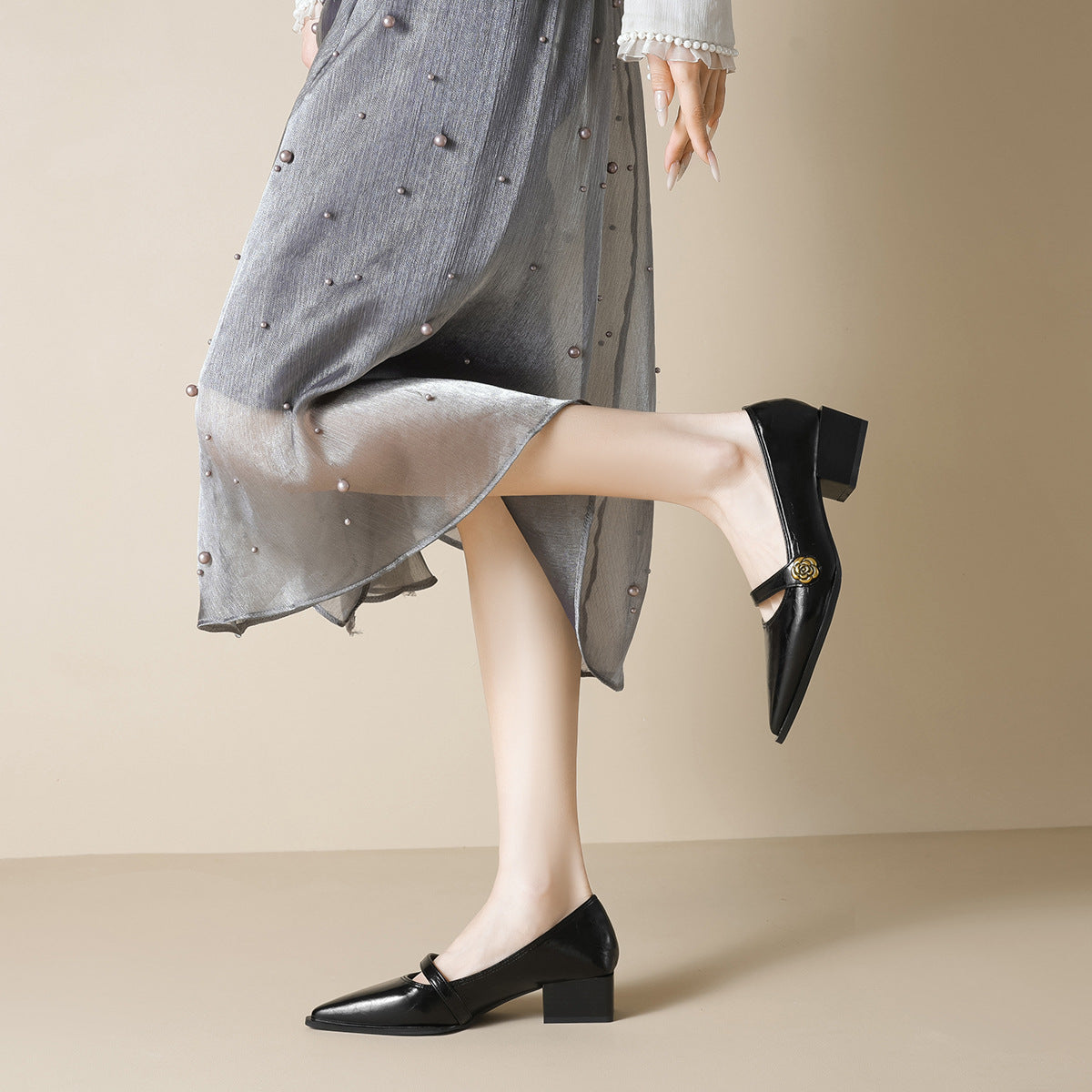 Damen elegante Pumps mit modischer Schnallenverzierung